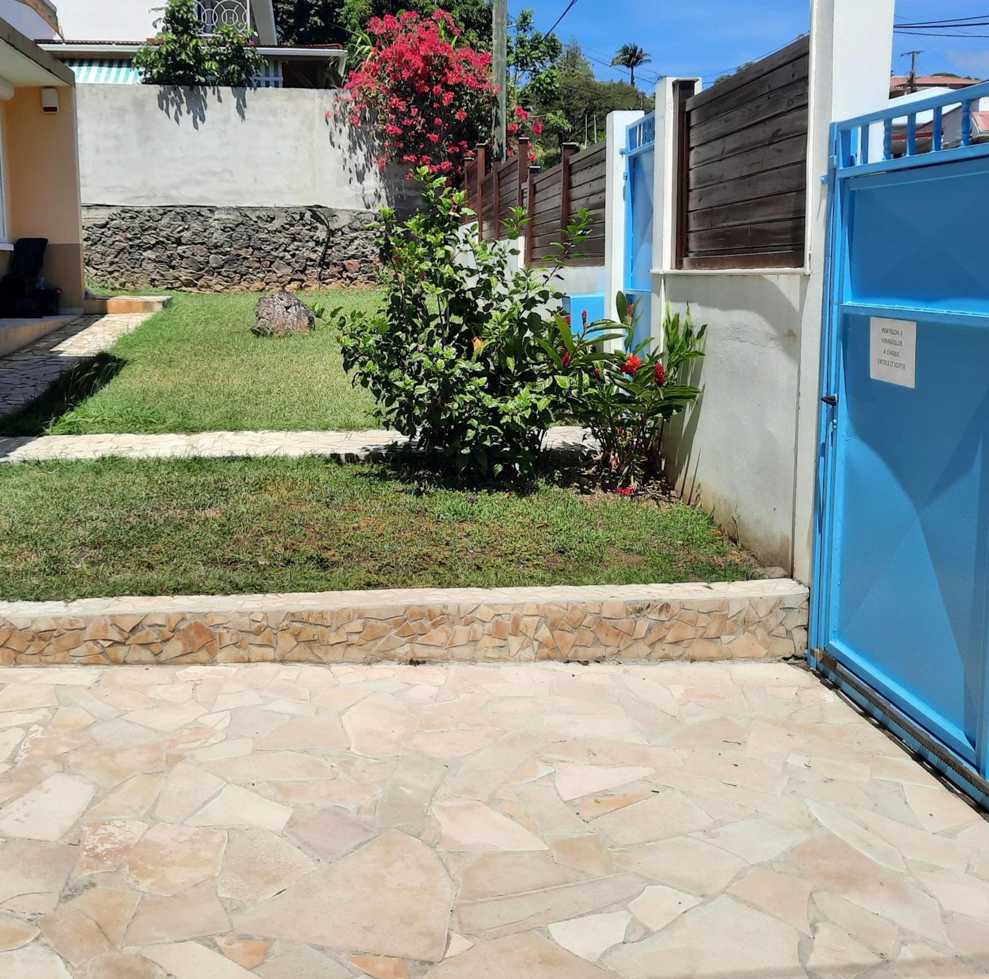Studio Avec Piscine Privee, Idealement Situe Saint-Claude Exterior photo